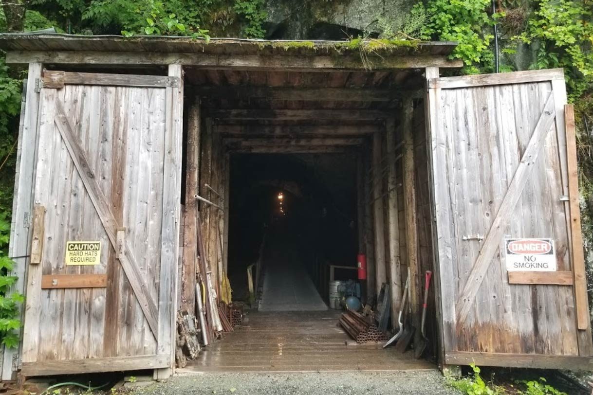 gold mine tour alaska